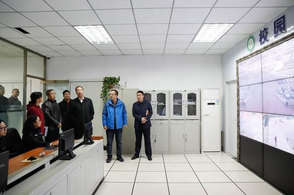 说明: http://www.sxufe.edu.cn/__local/2/20/76/C29D7692583A99AAB860056B083_D6B301A6_145BB.jpg