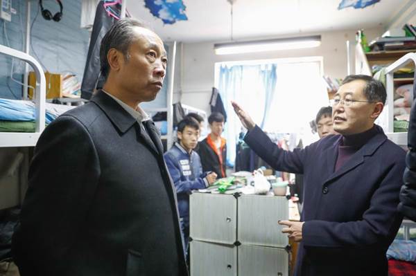 说明: http://www.sxufe.edu.cn/__local/7/31/D0/8DBF65A44966C0994B6728412E5_EEECF614_11F10.jpg